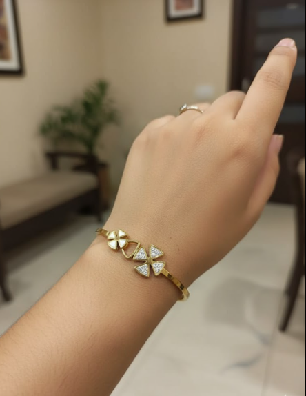 Clover Bloom Bangle