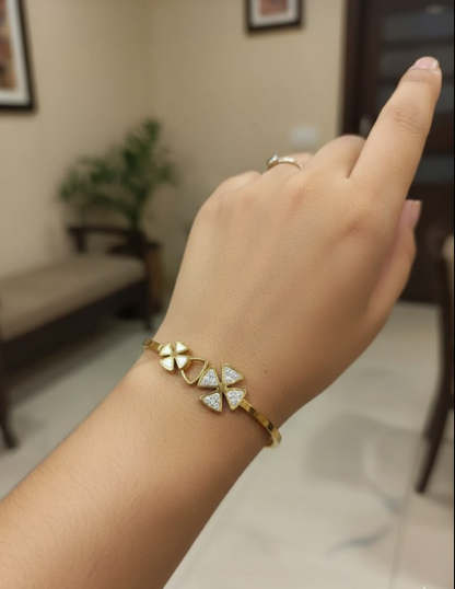 Clover Bloom Bangle