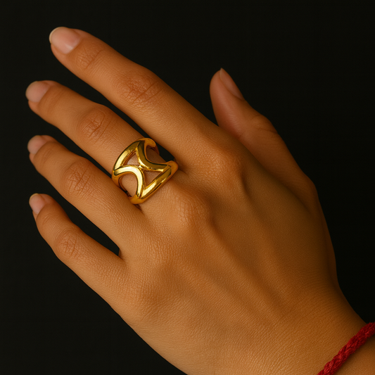 Celeste Interlock Gold Ring