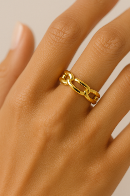 Golden Link Ring