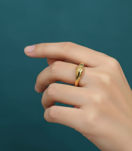 Golden Curve Aura Ring